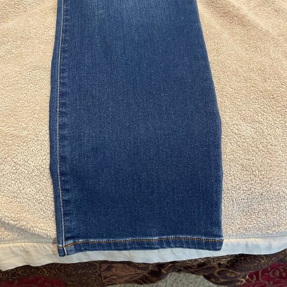 Nine West Heidi Pull On Straight Leg Jeans size 12 NWT - Picture 2 of 11